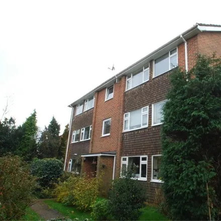 Rent this 2 bed apartment on Robins Close in Lenham, ME17 2LE
