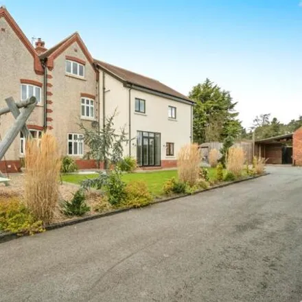 Buy this 5 bed duplex on Martin Lane in Bawtry, DN10 6NJ