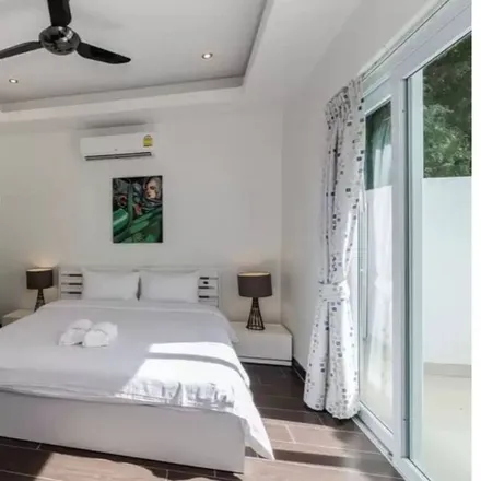 Rent this 3 bed house on Tourism Authority of Thailand in Phetkasem Road, San Chaopho Suea