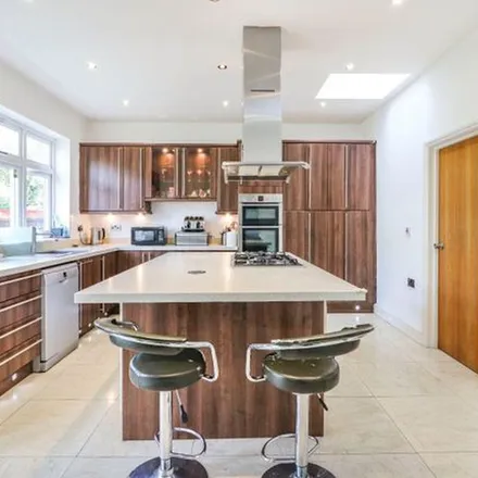 Rent this 5 bed apartment on Campbell Avenue in London, IG6 1EB