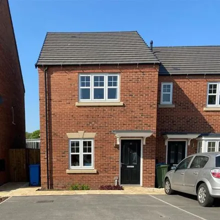 Rent this 3 bed townhouse on Linby Drive in Bircotes, DN11 8FP