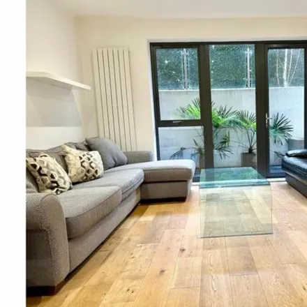 Image 4 - Southey House, Browning Street, London, SE17 1ND, United Kingdom - Room for rent