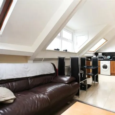 Rent this 3 bed room on Westgate Road in Newcastle upon Tyne, NE4 6AP