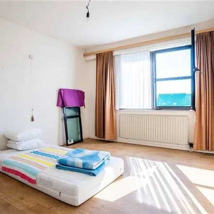 Rent this 2 bed apartment on Driekoningenstraat 40 in 9100 Sint-Niklaas, Belgium