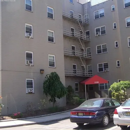 Buy this 1 bed condo on 2200 Central Road in Coytesville, Fort Lee