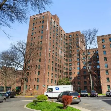 Image 3 - 1563 Metropolitan Avenue, New York, NY 10462, USA - Condo for sale