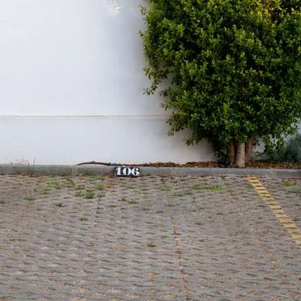 Image 2 - Rua das Alcássimas, 2780-225 Oeiras, Portugal - Apartment for rent