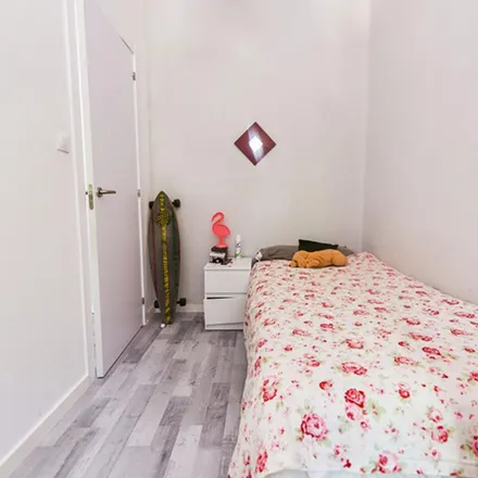 Rent this 3 bed apartment on Juan Diaz de Solís in Calle Juan Díaz de Solís, 41080 Seville