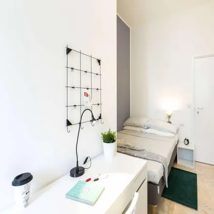 Rent this 7 bed room on Viale Beatrice d'Este 4 in 20122 Milan MI, Italy