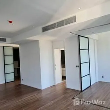 Rent this 3 bed apartment on Sindhorn Building in Soi Ton Son, Witthayu
