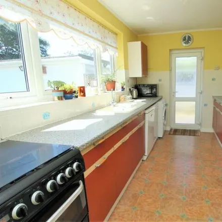 Image 4 - Fairview Drive, Bournemouth, Christchurch and Poole, BH18 9AP, United Kingdom - House for sale