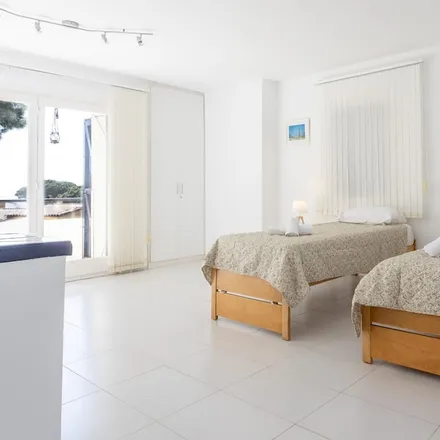 Rent this 4 bed townhouse on 17211 Palafrugell