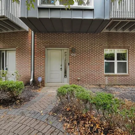 Buy this 2 bed condo on West Whittier Street in Columbus, OH 43215