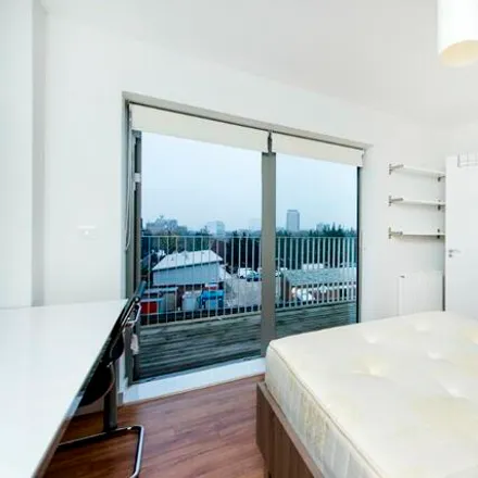 Image 7 - Waterfall House, 15 Toby Lane, London, E1 4DP, United Kingdom - Apartment for rent