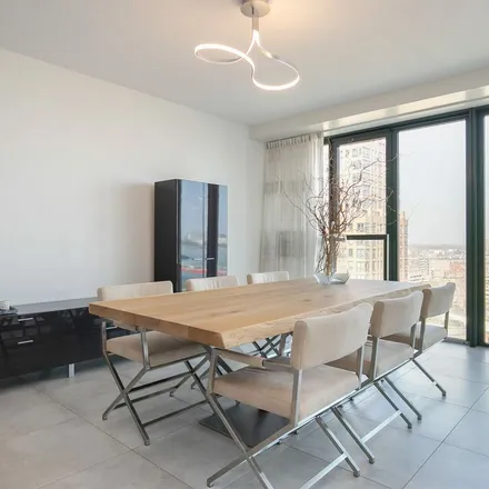 Rent this 2 bed apartment on The Red Apple in Punt, 3011 XP Rotterdam