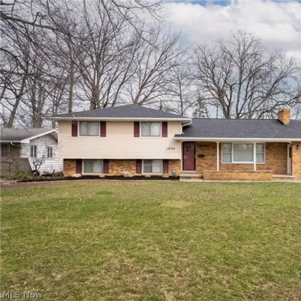 Buy this 5 bed house on 1597 Tower Boulevard in Lorain, OH 44053