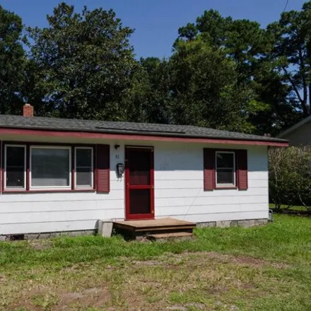 Rent this 3 bed house on 33 Covil Ave in Wilmington, North Carolina