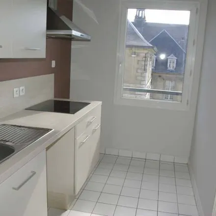 Image 2 - 13 Rue Stanislas Girardin, 76000 Rouen, France - Apartment for rent
