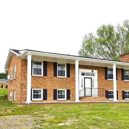 Buy this 4 bed house on 340 Briarwood Drive Southwest in Christiansburg, VA 24073