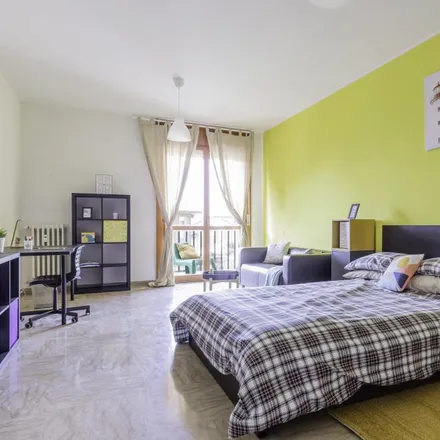 Rent this 3 bed room on Via Felice Mendelssohn in 35132 Padua PD, Italy