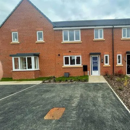 Buy this 3 bed townhouse on Houldsworth Drive in Packmoor, ST6 6TJ