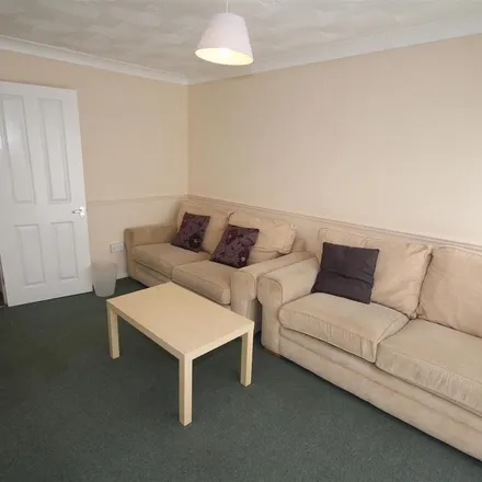 Rent this 3 bed room on 5 Bawden Close in Tyler Hill, CT2 7DW