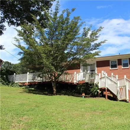 Image 3 - 114 Hilltop Avenue, Burke County, NC 28690, USA - House for sale