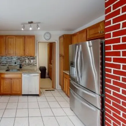 Rent this 3 bed apartment on 6 Manitou Trl in North Elmsford, White Plains