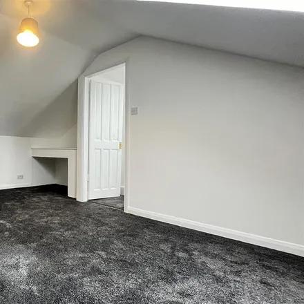 Image 3 - 9 Reading Road, London, SM1 4RW, United Kingdom - Townhouse for rent