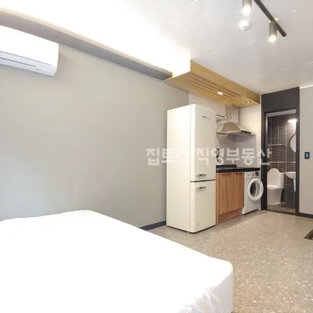 Image 1 - 서울특별시 강남구 논현동 219-28 - Apartment for rent