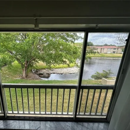 Image 1 - 10159 Twin Lakes Drive, Coral Springs, FL 33071, USA - Condo for sale