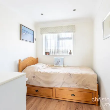 Rent this 3 bed duplex on Bury Green Lane in Churchgate, EN7 5FB