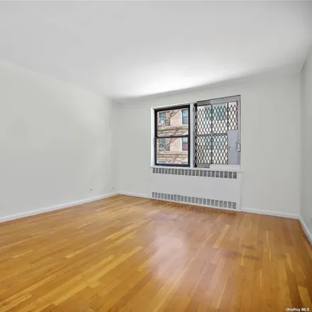 Image 7 - The Pembroke, 67-87 Booth Street, New York, NY 11375, USA - Condo for sale