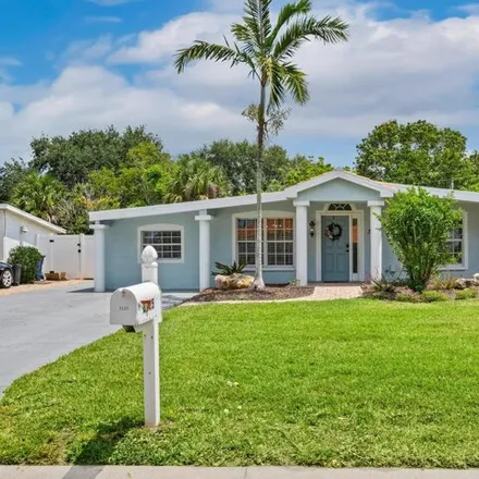 Rent this 3 bed house on 3163 Bay Drive in Manatee County, FL 34207