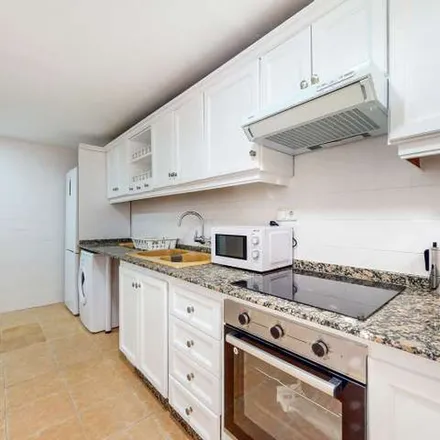 Rent this 5 bed apartment on Carrer de l'Arquitecte Tolsà in 21, 46019 Valencia