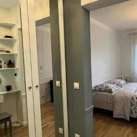 Rent this 1 bed apartment on 92210 Saint-Cloud