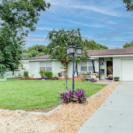 Buy this 2 bed house on 113 Harrison Road Southeast in Cypress Gardens, Polk County