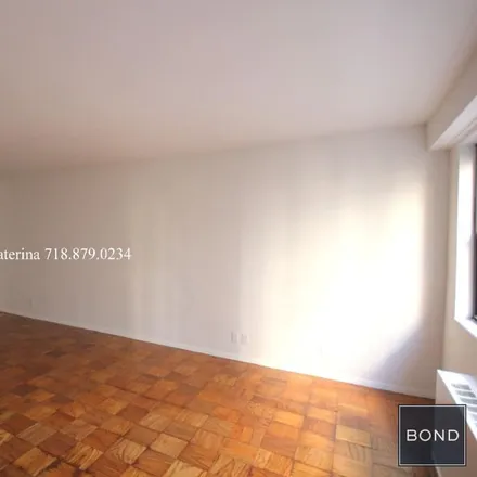 Rent this 1 bed apartment on 400 East 89th Street in New York, NY 10128