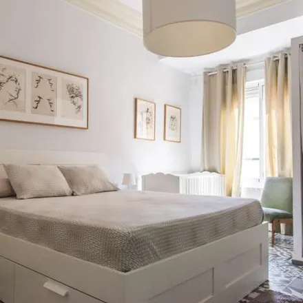 Rent this 4 bed apartment on Carrer de Sueca in 42, 46006 Valencia