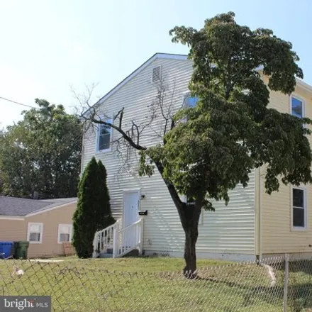 Rent this 5 bed house on 357 Ellis Street in Elsmere, Glassboro