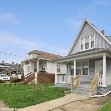 Buy this 7 bed house on 1197 South Humphrey Avenue in Oak Park, IL 60304