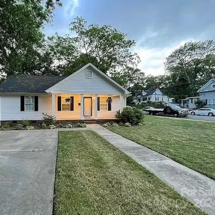 Buy this 3 bed house on 501 S South St in Gastonia, North Carolina