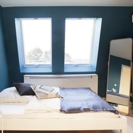 Rent this 6 bed room on Gedenktafel Max Hermann-Neisse in Kurfürstendamm, 10719 Berlin