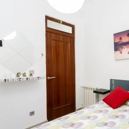 Rent this 3 bed room on Calle de Juanelo in 9, 28012 Madrid