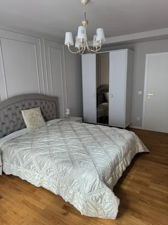 Rent this 4 bed apartment on Leopoldstraße 169 in 80804 Munich, Germany