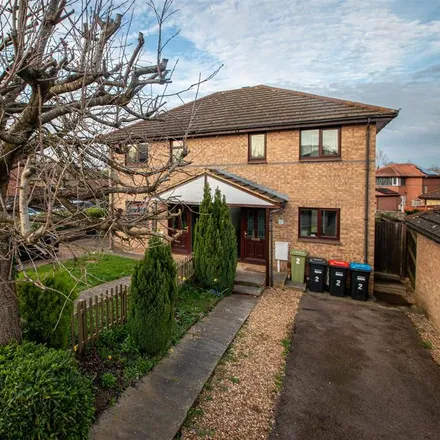 Rent this 3 bed duplex on Trubys Garden in Milton Keynes, MK6 5HA