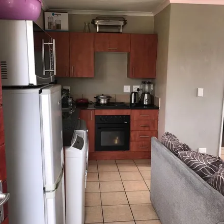 Image 6 - Green Avenue, Cress Lawn, Kempton Park, 1645, South Africa - Townhouse for rent