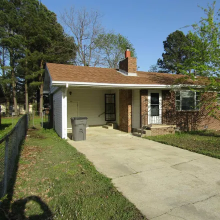 Buy this 2 bed house on 100 South 15th Avenue in Paragould, AR 72450