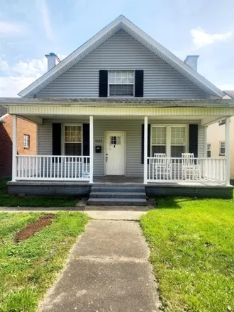 Image 2 - 1025 Madison Avenue, Huntington, WV 25704, USA - House for sale