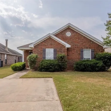 Rent this 3 bed house on 526 Old Mill Way in Prattville, AL 36067